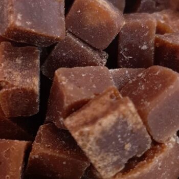 قند قهوه‌ای طعم زنجبیلی