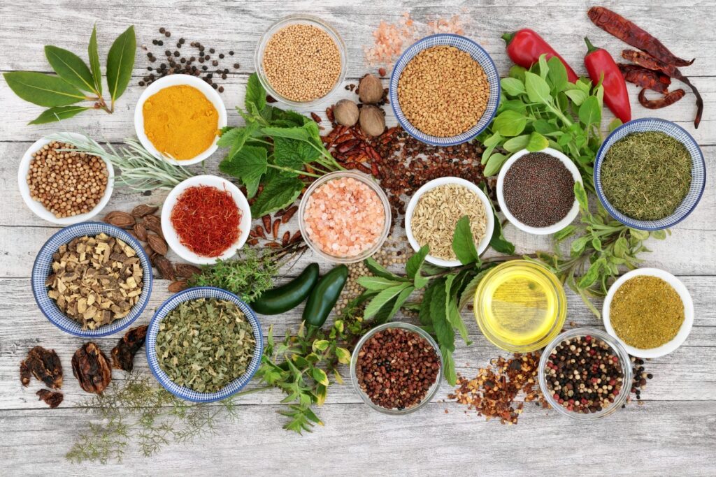 راهنمای انتخاب ادویه ترکیبی؛ برای مرغ، سیبزمینی، ماهی و استیک از چه ادویهای استفاده کنیم؟ 5 راهنمای انتخاب ادویه ترکیبی
